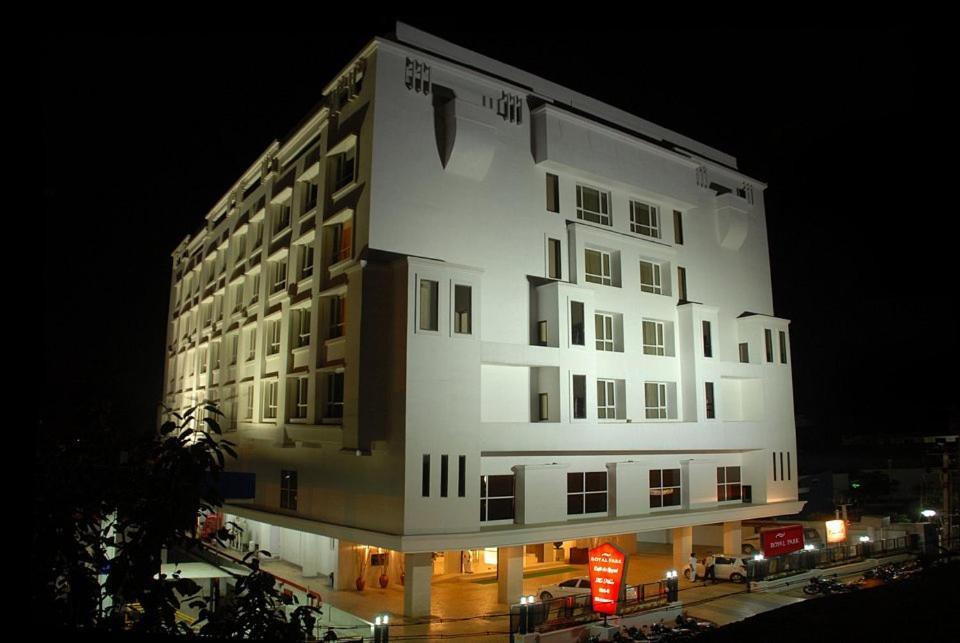 Hotel Royal Park Kākināda Zewnętrze zdjęcie